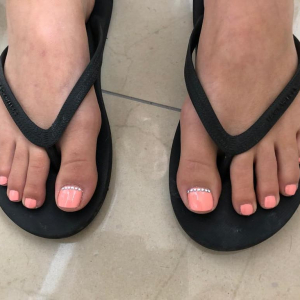 summer-toes-pastel-nail-colours-sparx-beauty-salon-winchester