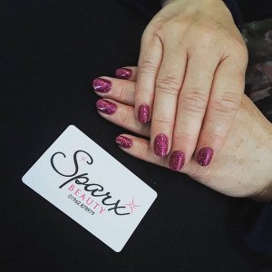 red-nails-sparx-beauty-salon-winchester